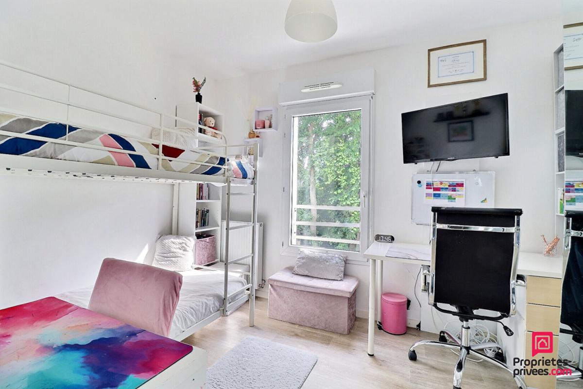 SAINTE-GENEVIEVE-DES-BOIS Un vrai cocon familial à Sainte-Geneviève-des-Bois Maison de 5 pièces 9