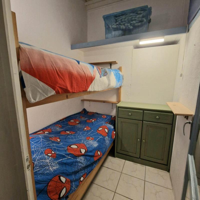 MEJANNES-LE-CLAP Bungalow 3 chambres dans un cadre de verdure et avec vue dégagée 8