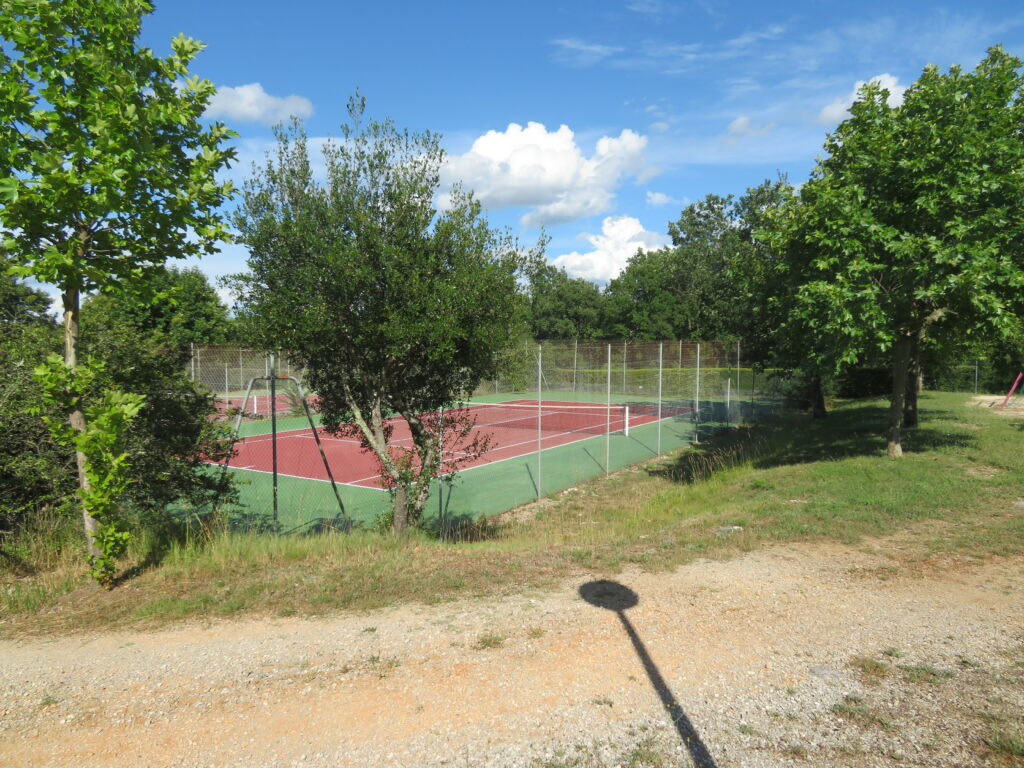 MEJANNES-LE-CLAP Elégant bungalow avec vue, calme et nature 16