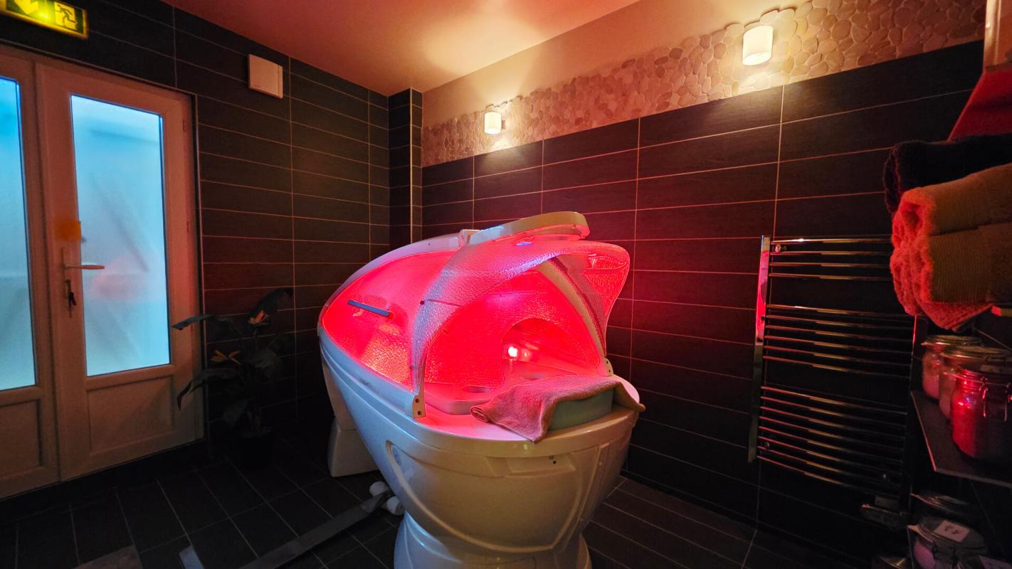 BOURGES BOURGES - FOND DE COMMERCE SALON DE BEAUTÉ ESTHÉTIQUE 11