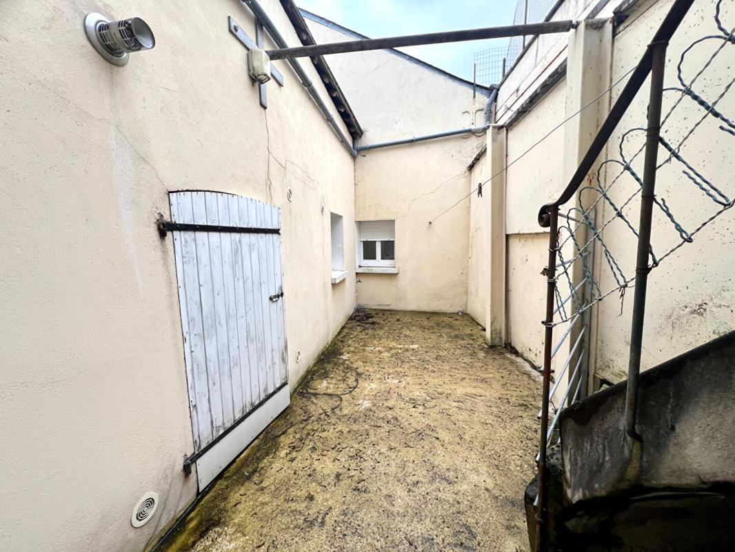 MONDOUBLEAU MAISON DE BOURG   20 MN GARE TGV VENDOME 12