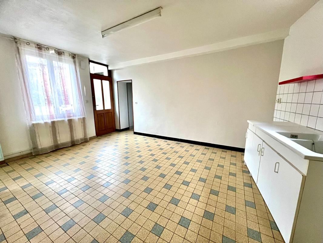 MONDOUBLEAU MAISON DE BOURG   20 MN GARE TGV VENDOME 3