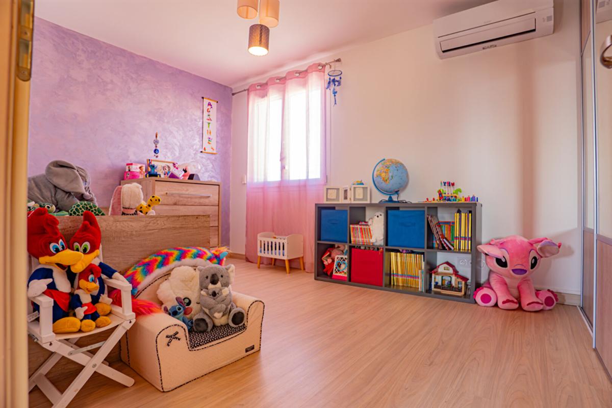 PONTEILLA Villa familiale moderne, 4 chambres, jardin, garage et piscine 13