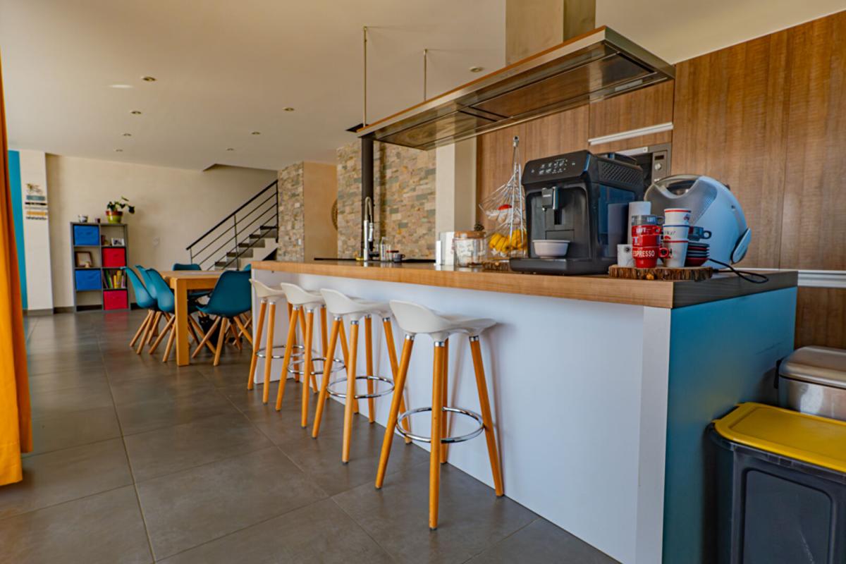 PONTEILLA Villa familiale moderne, 4 chambres, jardin, garage et piscine 4