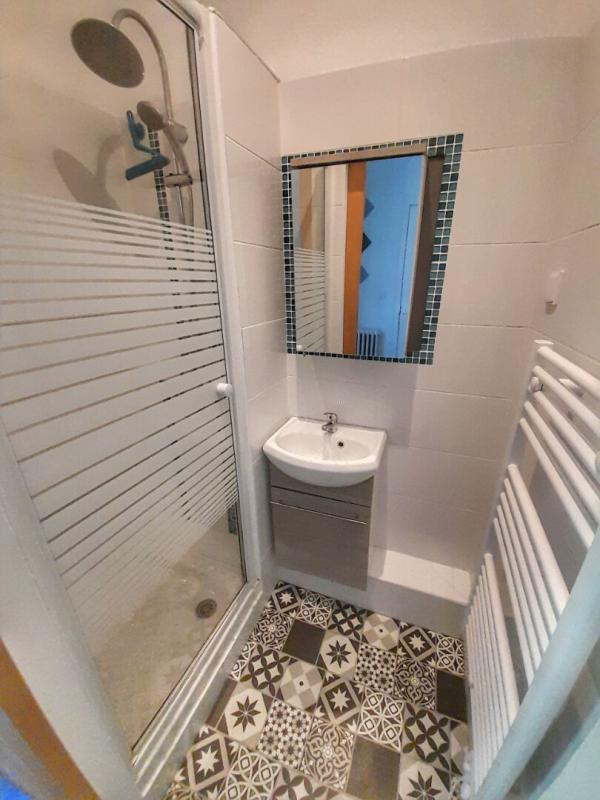 EAUX-BONNES Appartement de 57m2 entièrement rénové avec balcons 6