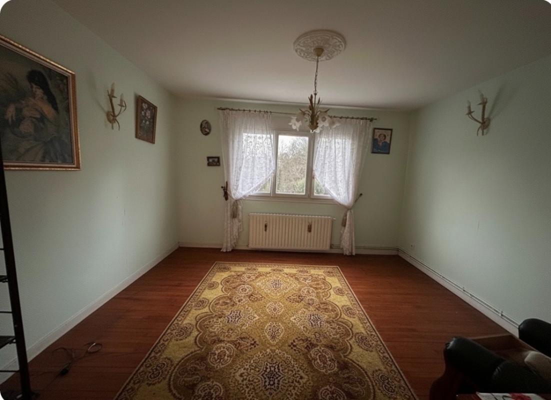 CHAMPCEVINEL A vendre, maison à fort potentiel située à CHAMPCEVINEL 24750 5