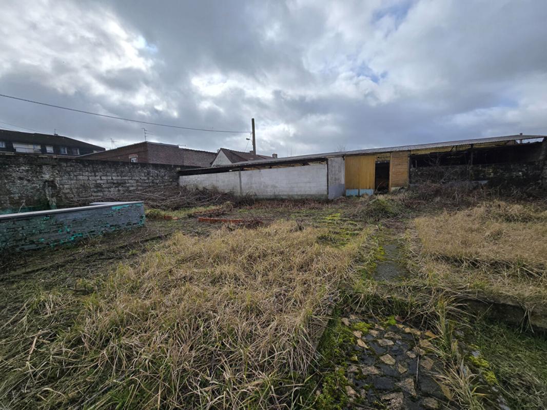 WATTRELOS Maison  350 m2 à rénover, jardin et hangar 3