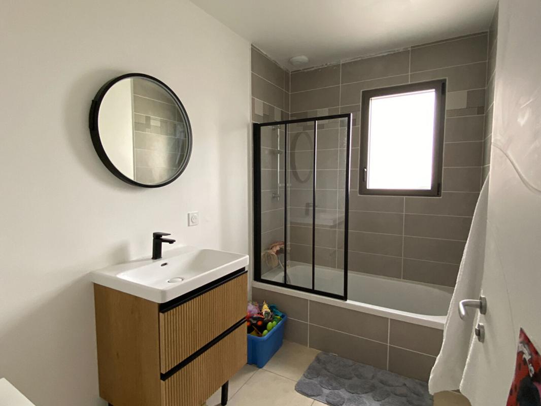 DIERRE Contemporaine 2024  Plain-pied 140 m²  Prestations modernes à Dierre 6