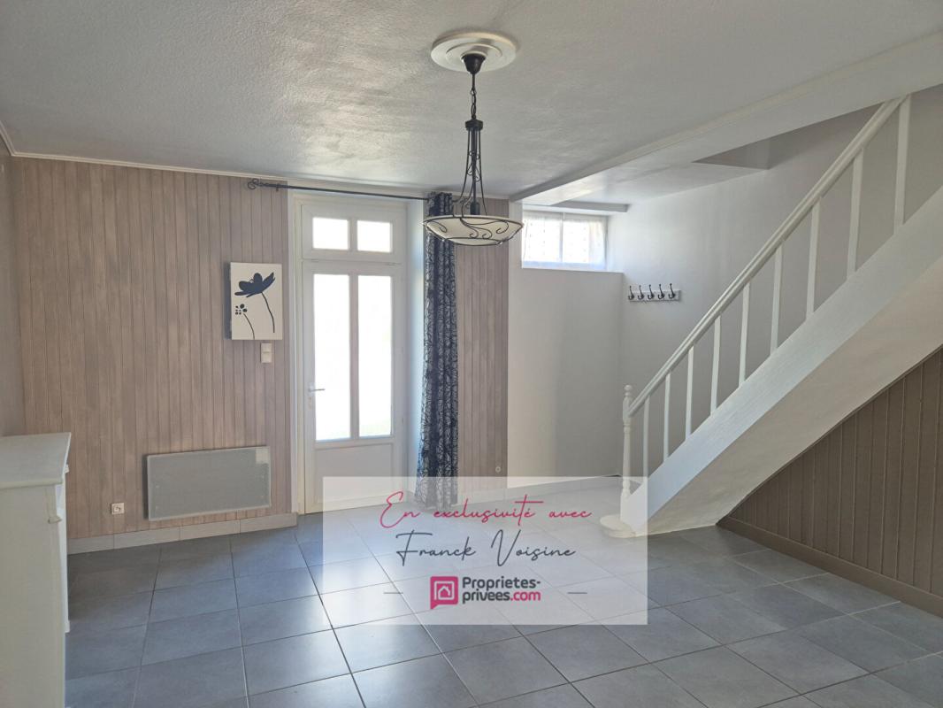 LES HERBIERS A VENDRE en Exclusivité aux Herbiers, Maison de  ville de 65 m2 avec 2 chambres et cour fermée 1