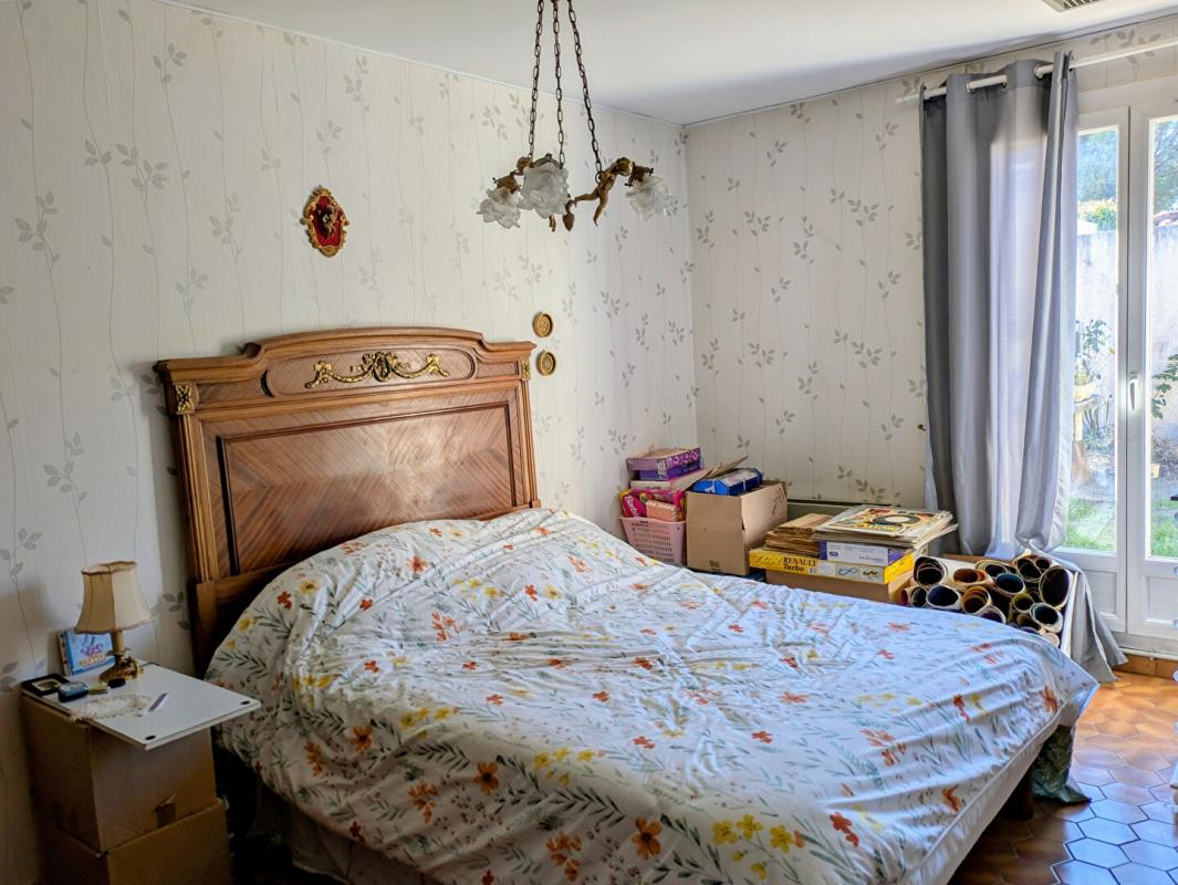 CALAS Maison Calas 5 pièces plein sud de103 m2, Jardin , garage fermé, place de parking 3