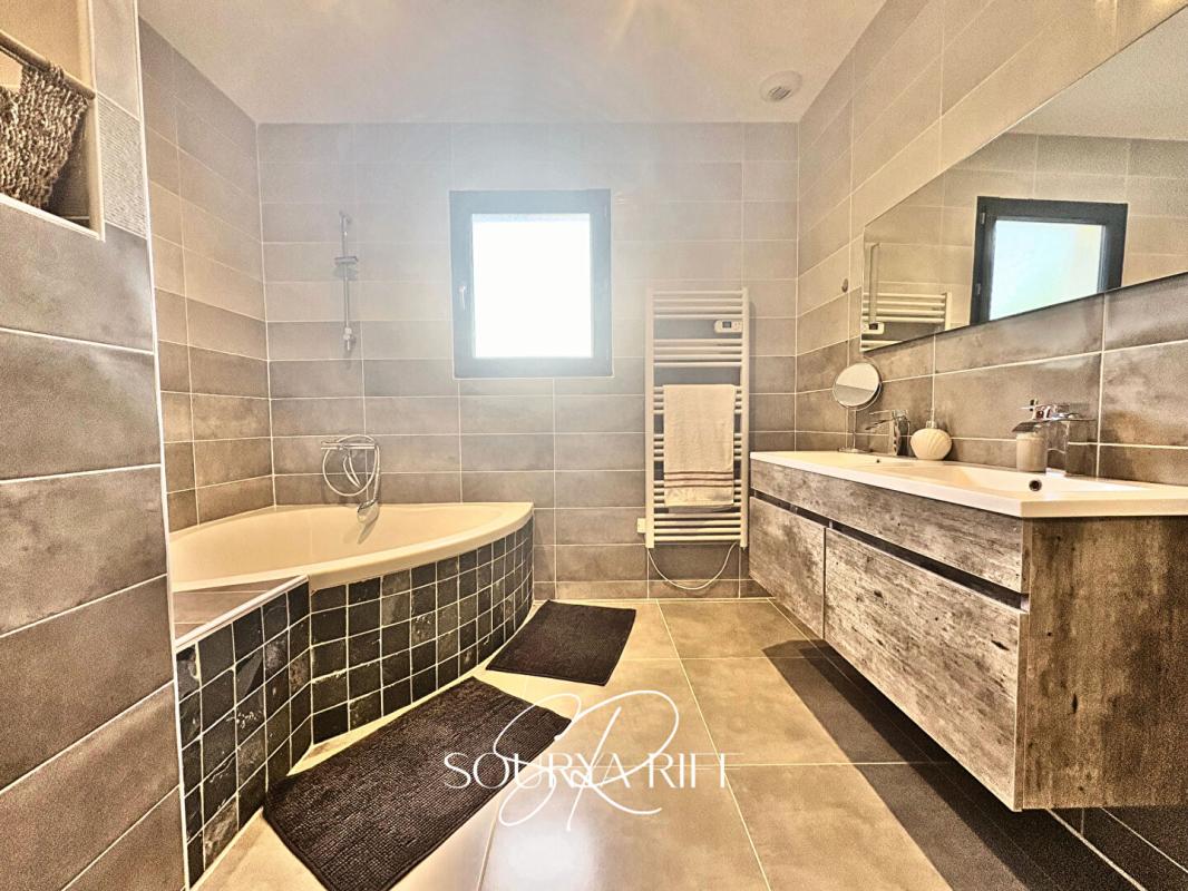 CARCASSONNE Maison familiale avec piscine proche de Carcassonne d'environ 132M2 15