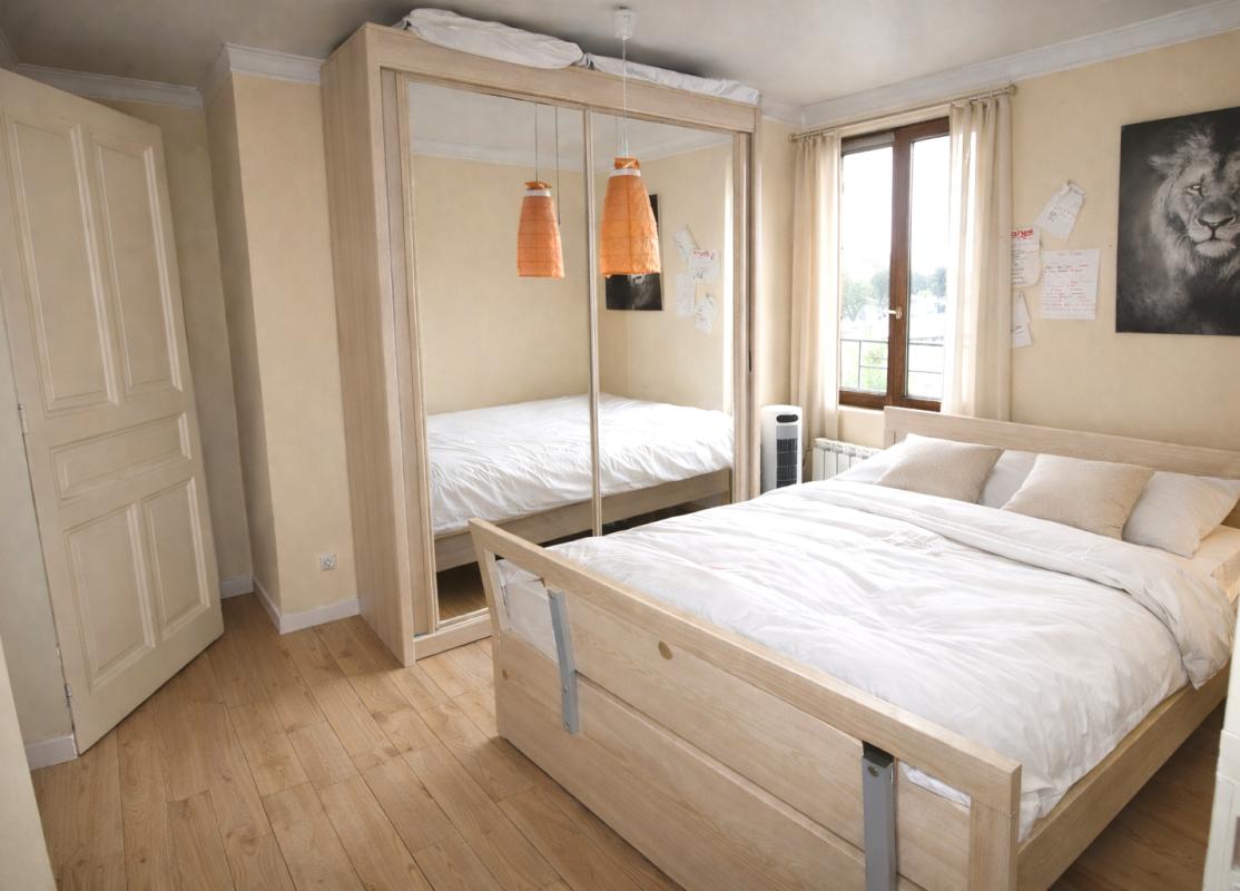 VAULX-EN-VELIN Maison 4/5 pièces, 97,28m², terrain 384, garage, cave 10