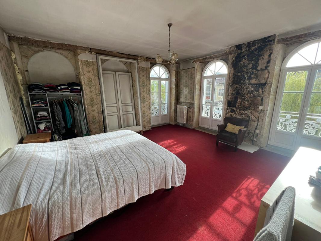 VIC-FEZENSAC Maison de ville 112 m² + Local commercial 50 m² - Centre Vic-Fezensac - Fort potentiel après rénovation 7