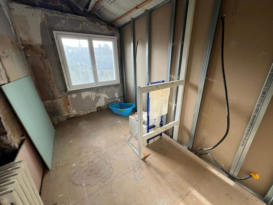 VIC-FEZENSAC Maison de ville 112 m² + Local commercial 50 m² - Centre Vic-Fezensac - Fort potentiel après rénovation 9