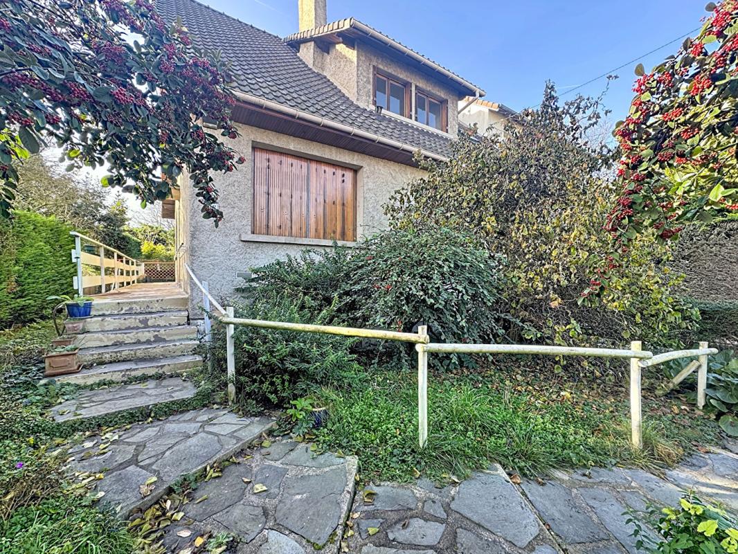 VERRIERES-LE-BUISSON Maison familiale en impasse  Calme et nature à proximité immédiate de la coulée verte! 2
