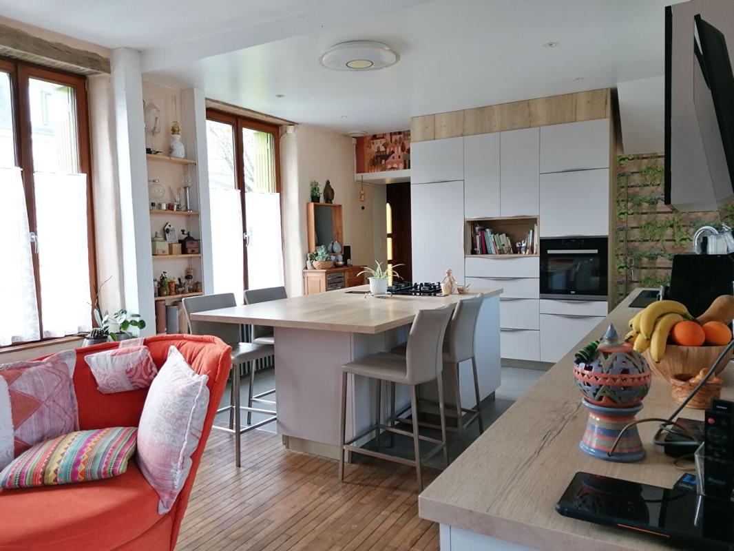 PLOERMEL Maison de charme avec jardin paysagé ? Centre historique de Ploërmel 10