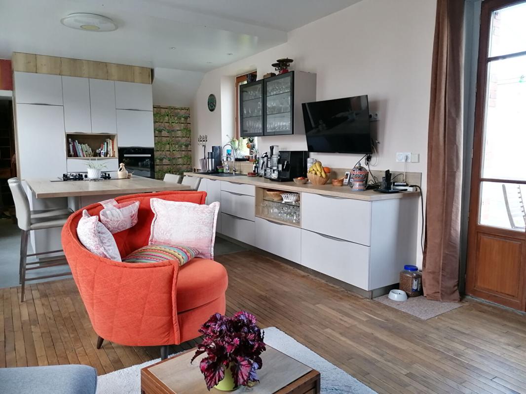 PLOERMEL Maison de charme avec jardin paysagé ? Centre historique de Ploërmel 9