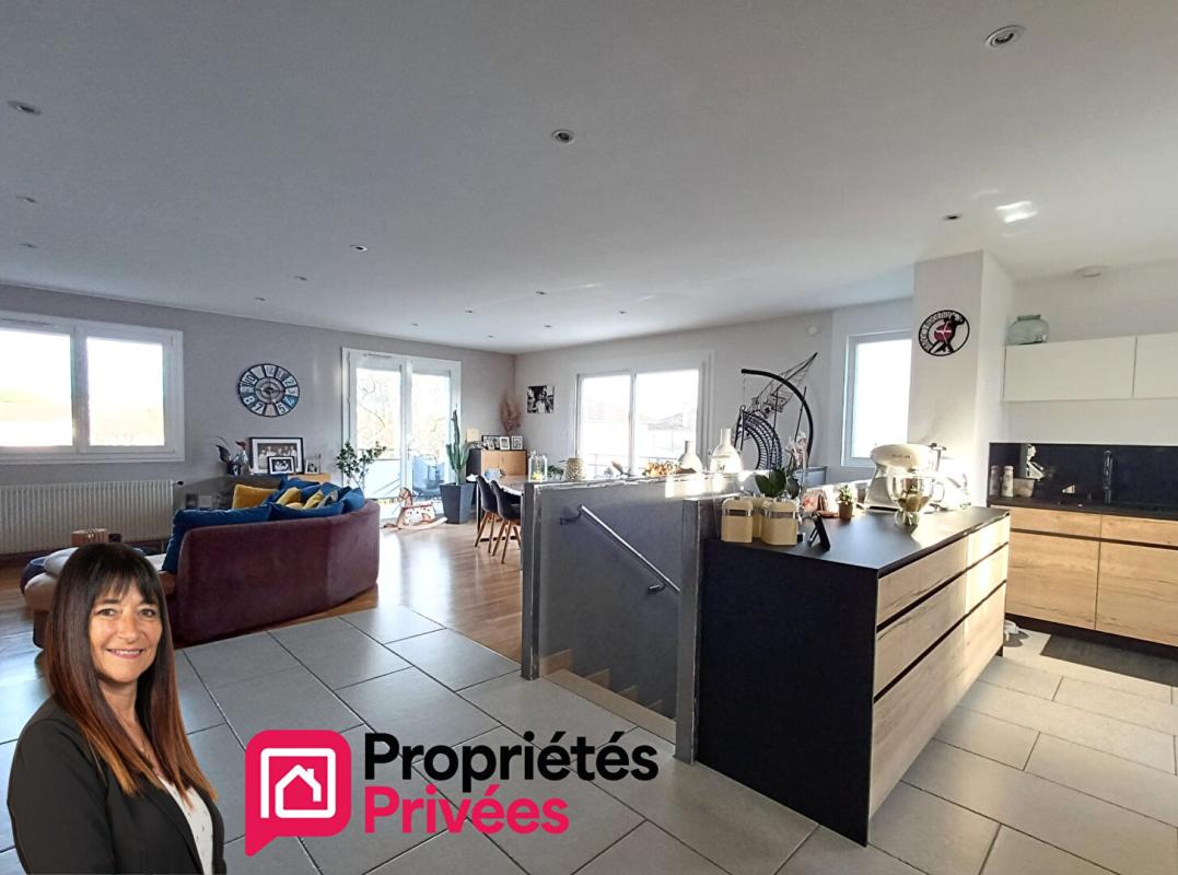 LE COTEAU Maison Le Coteau 6 pièce(s) 150 m2 4