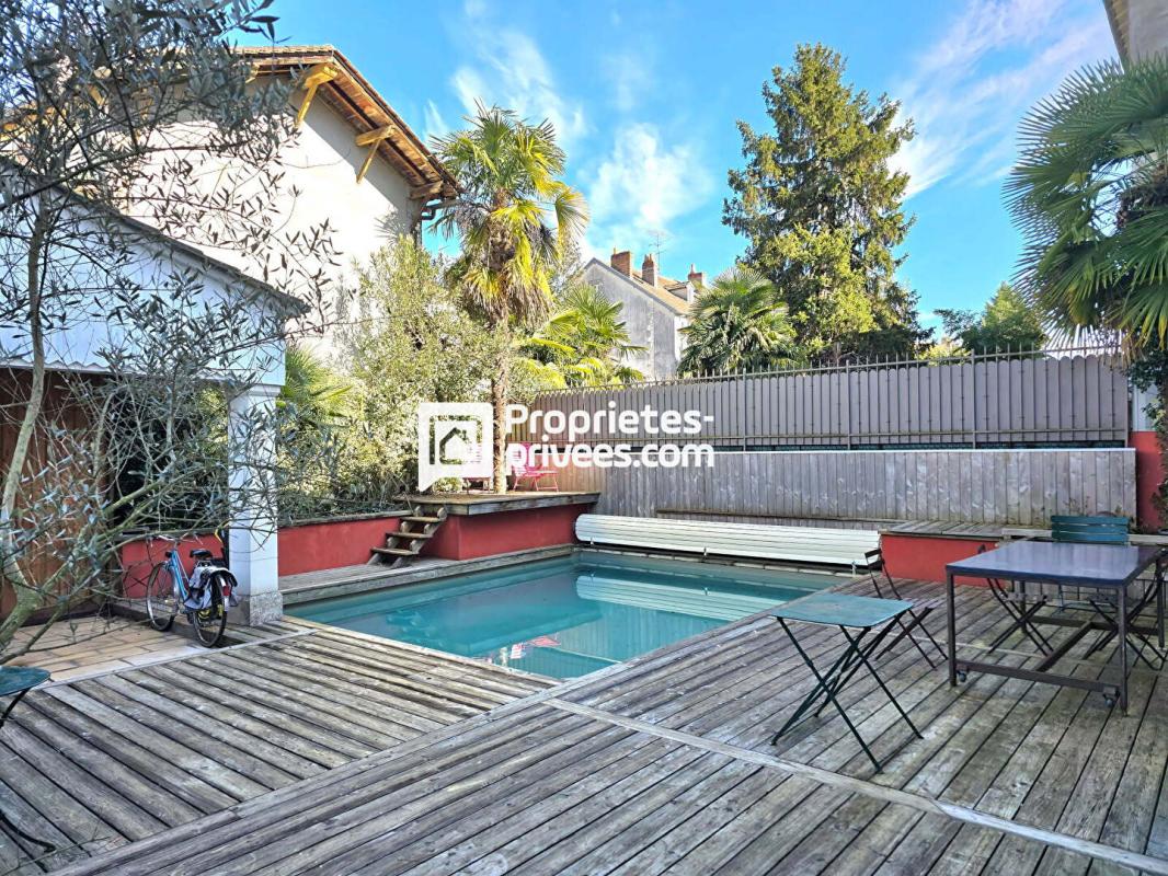 PERIGUEUX Maison de ville T8 d'env. 236 m2 avec 6 ch, piscine chauffée et garage sur PERIGUEUX (24000) 14