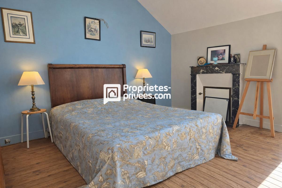 PERIGUEUX Maison de ville T8 d'env. 236 m2 avec 6 ch, piscine chauffée et garage sur PERIGUEUX (24000) 6