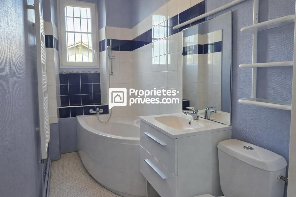 PERIGUEUX Maison de ville T8 d'env. 236 m2 avec 6 ch, piscine chauffée et garage sur PERIGUEUX (24000) 7