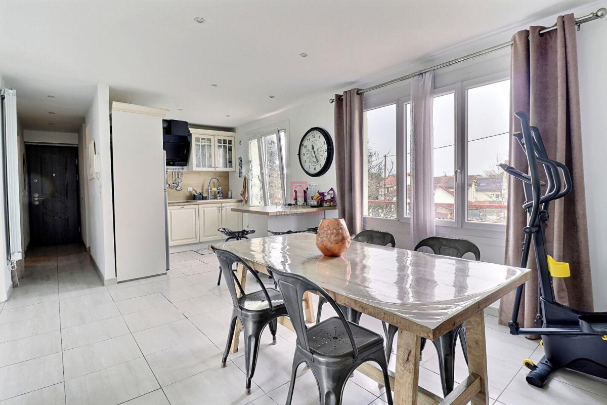 SAINTE-GENEVIEVE-DES-BOIS Appartement Sainte-Geneviève-des-Bois 4 pièces 61 m² 3