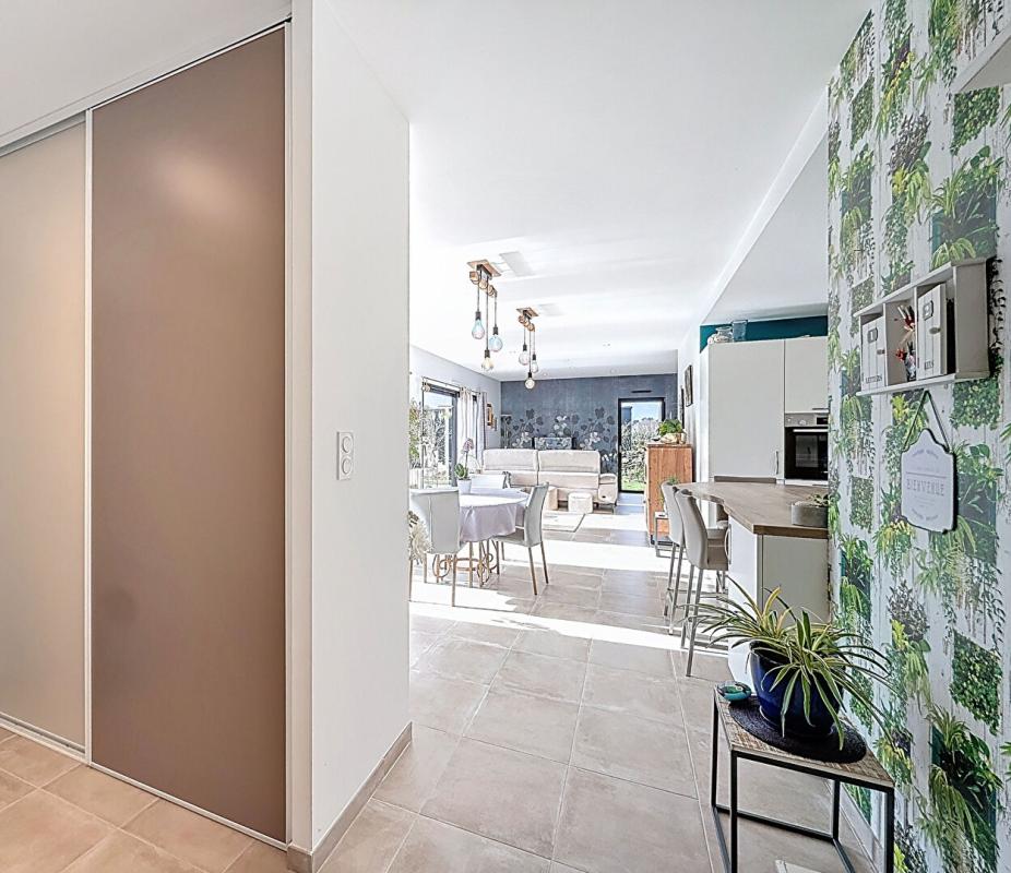 VANNES Maison familiale à Meucon, à 10 minutes de Vannes. Élégance, lumière et performance énergétique sur 1 760 m² de terrain 6