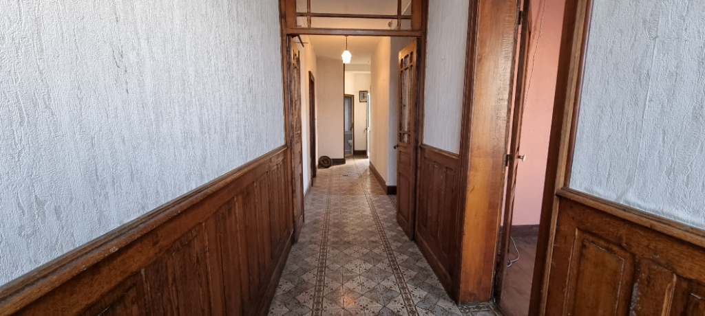 HIRSON Maison Hirson 8 pièce(s) 200 m2 1