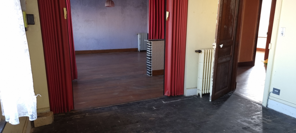 HIRSON Maison Hirson 8 pièce(s) 200 m2 14