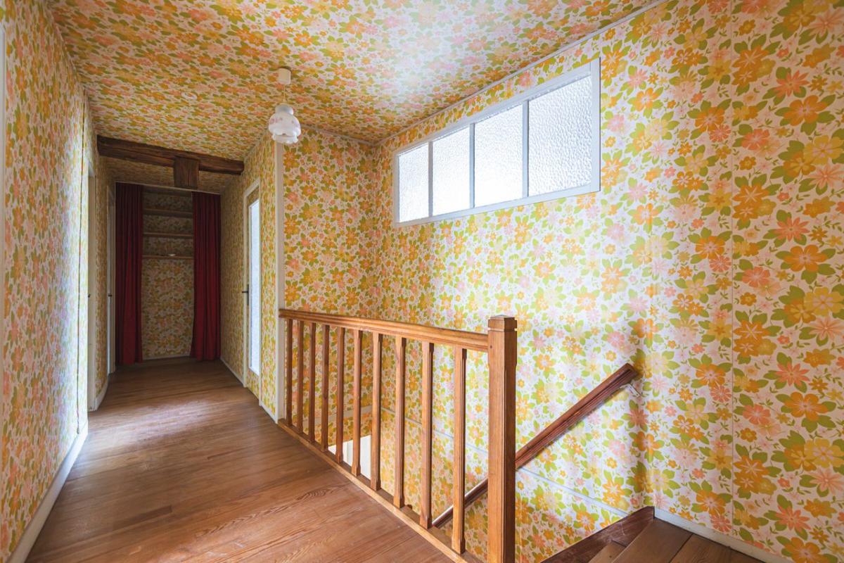 LE CHATELET-SUR-RETOURNE Corps de ferme, maison et dépendances 13