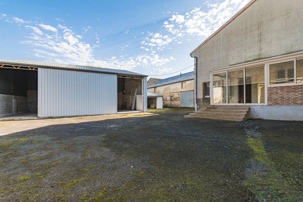 AUSSONCE Corps de ferme, Maison, Dépendances et Terrain 3