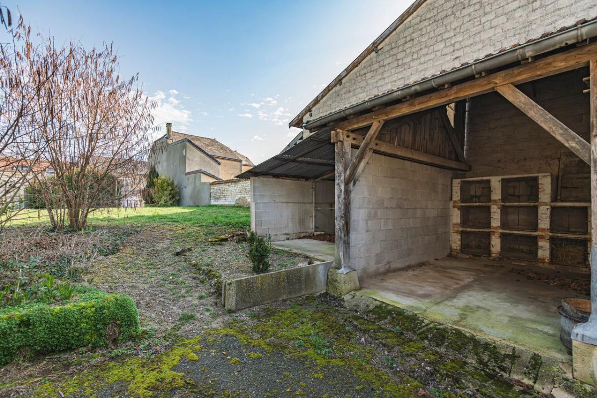 AUSSONCE Corps de ferme, Maison, Dépendances et Terrain 5