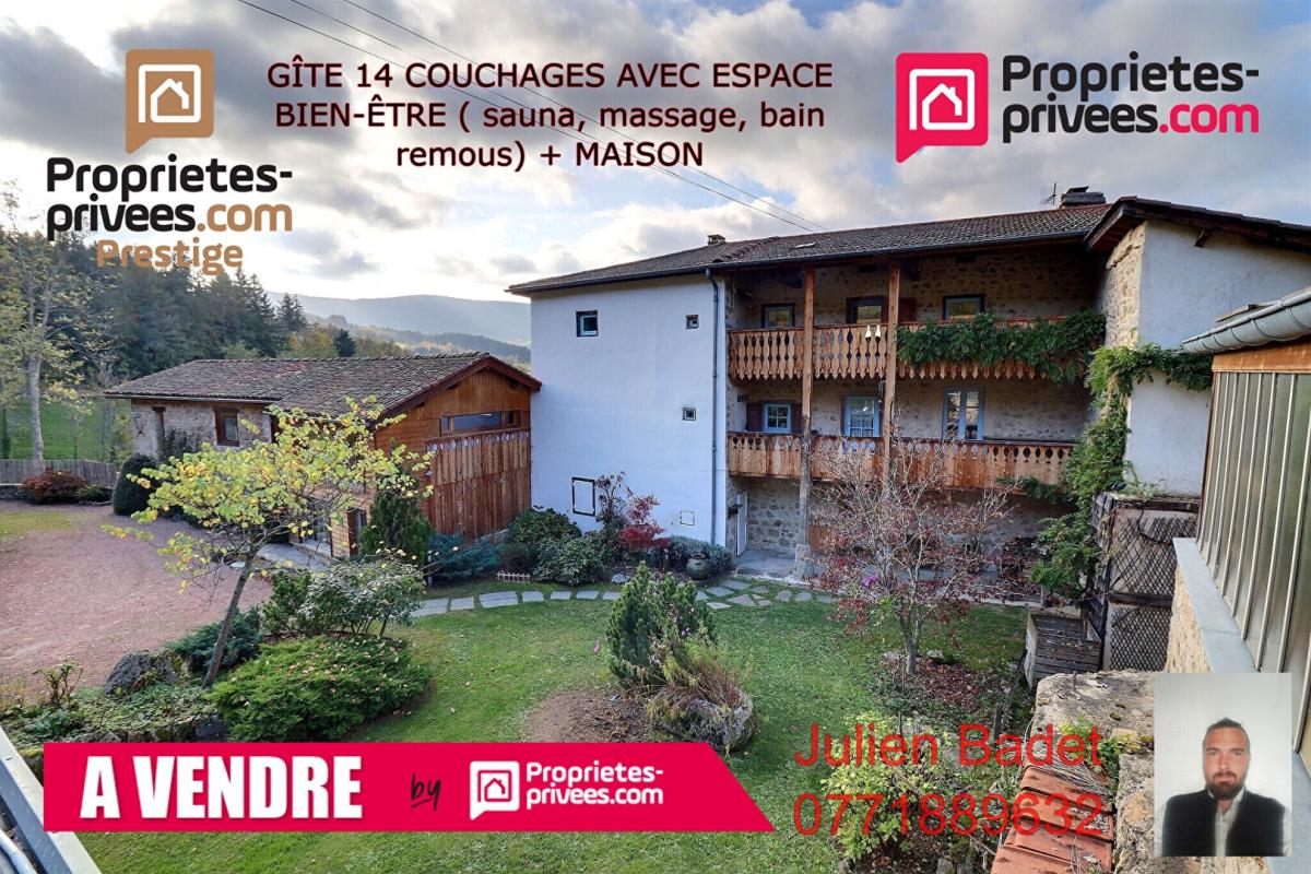 SAINT-JEAN-LA-VETRE Ensemble Gîte grande capacité avec espace détente et maison d'habitation avec terrain de 6000m2 environ 1