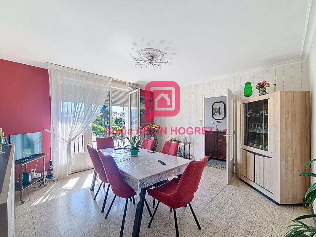 RENAZE Maison avec 3 chambres 2