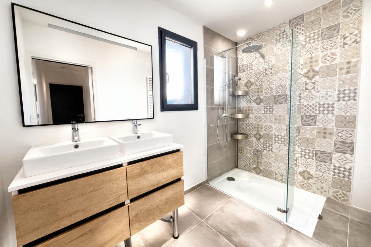 SALLES EXCLUSIVITE Maison Salles bourg 8 pièces 174 m2 garage piscine 15