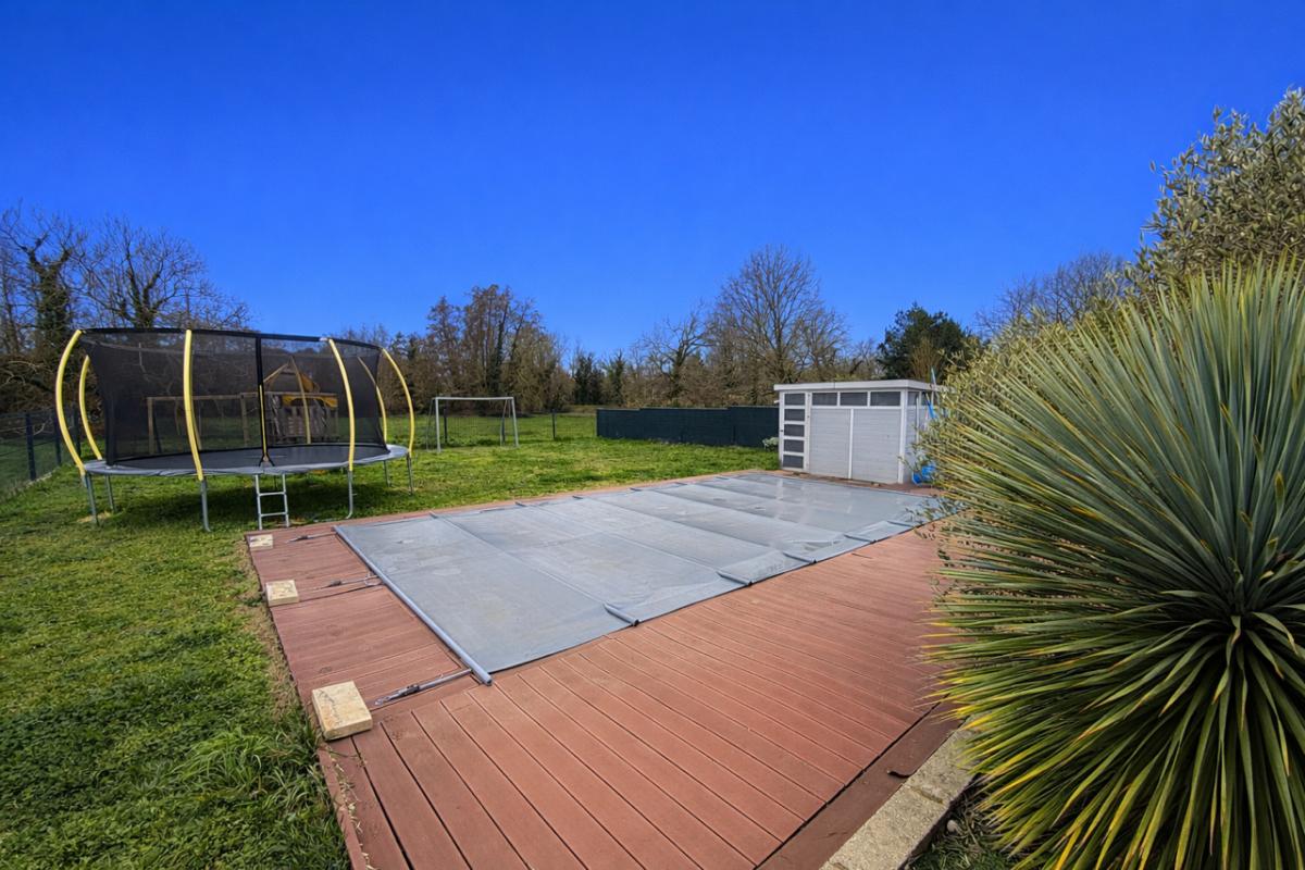 SALLES EXCLUSIVITE Maison Salles bourg 8 pièces 174 m2 garage piscine 4