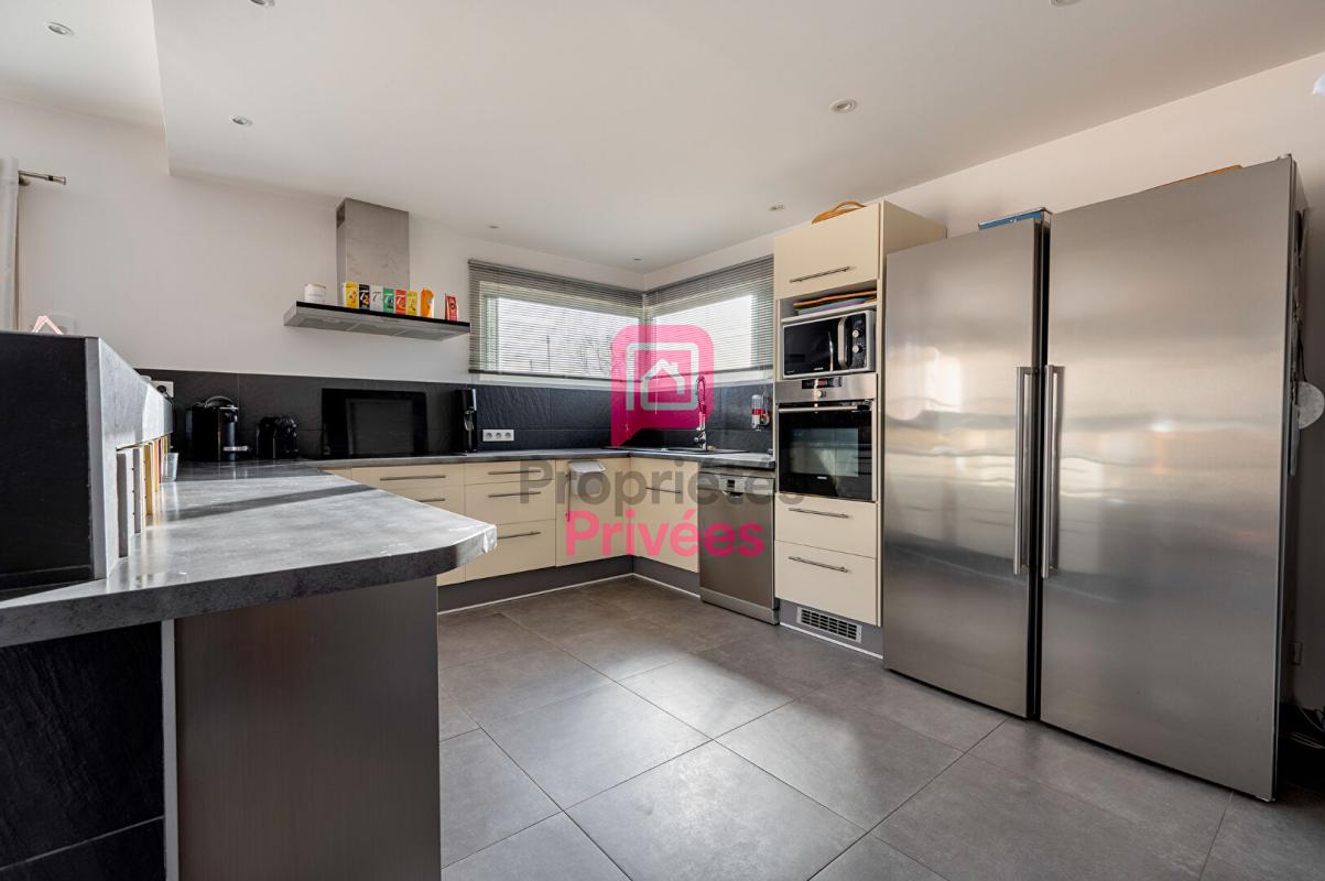 SAINT-LOUBES Maison familiale 175 m² - Piscine chauffée - Garage double - Saint-Loubès 6