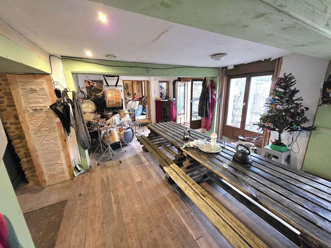 SAINTE-SCOLASSE-SUR-SARTHE Longère Ste Scolasse Sur Sarthe 3 chambres 184 m2 dépendances, 20 boxes 15