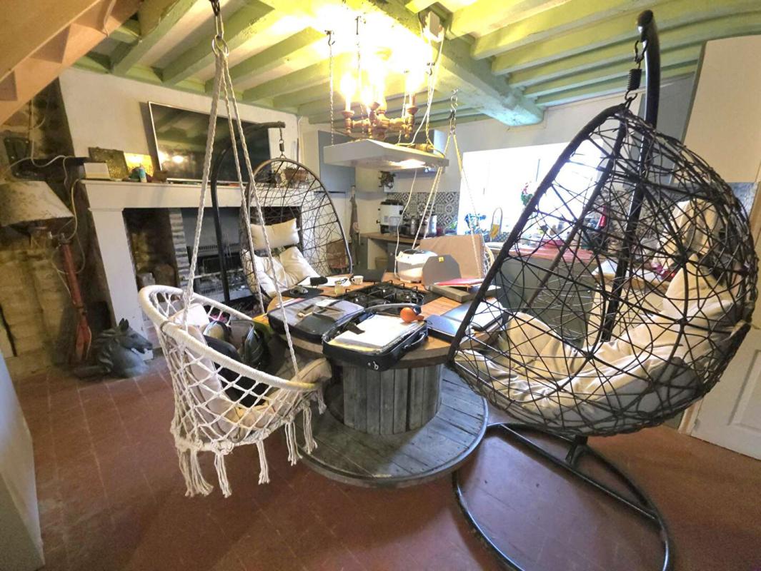 SAINTE-SCOLASSE-SUR-SARTHE Longère Ste Scolasse Sur Sarthe 3 chambres 184 m2 dépendances, 20 boxes 17