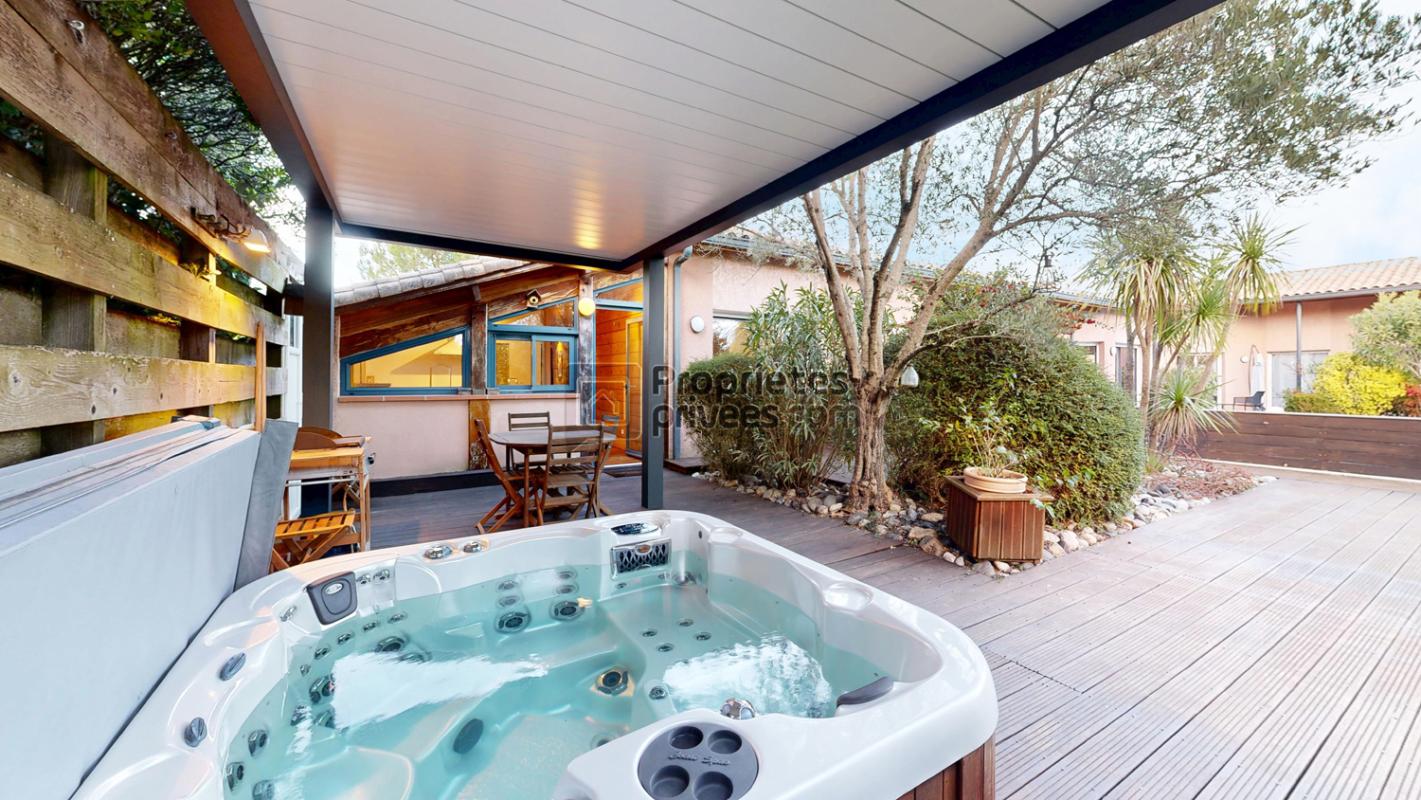 VIGOULET-AUZIL Maison d'architecte avec piscine, jacuzzi & terrain de pétanque 2