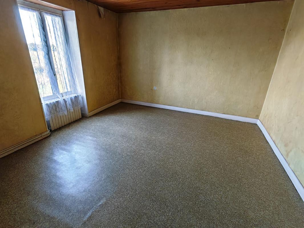 MONTIPOURET Exclu Vente interactive : très grande maison à rénover, Montipouret,10 pièces, 225 m2, multiples possibilités 6