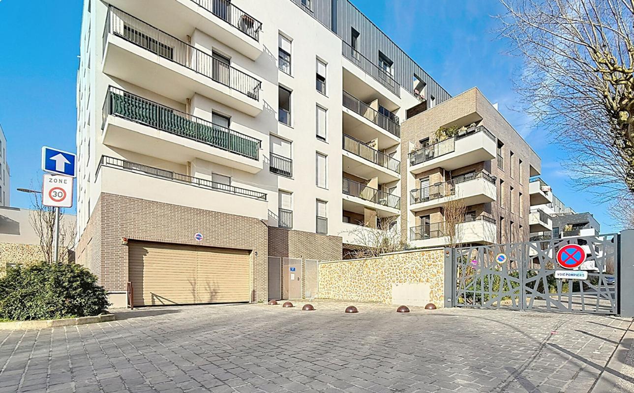 VILLEJUIF Appartement  3 pièces  70 m2 Avec LOGIA TERRASSE 10