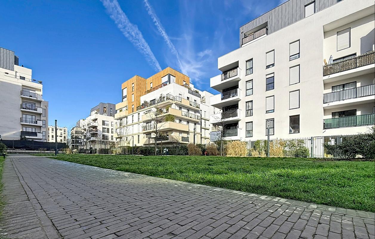 VILLEJUIF Appartement  3 pièces  70 m2 Avec LOGIA TERRASSE 9
