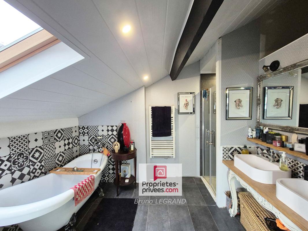 SALIES-DE-BEARN Maison dans le centre de Salies de Béarn, 5 pièces, dont 2 chambres 6