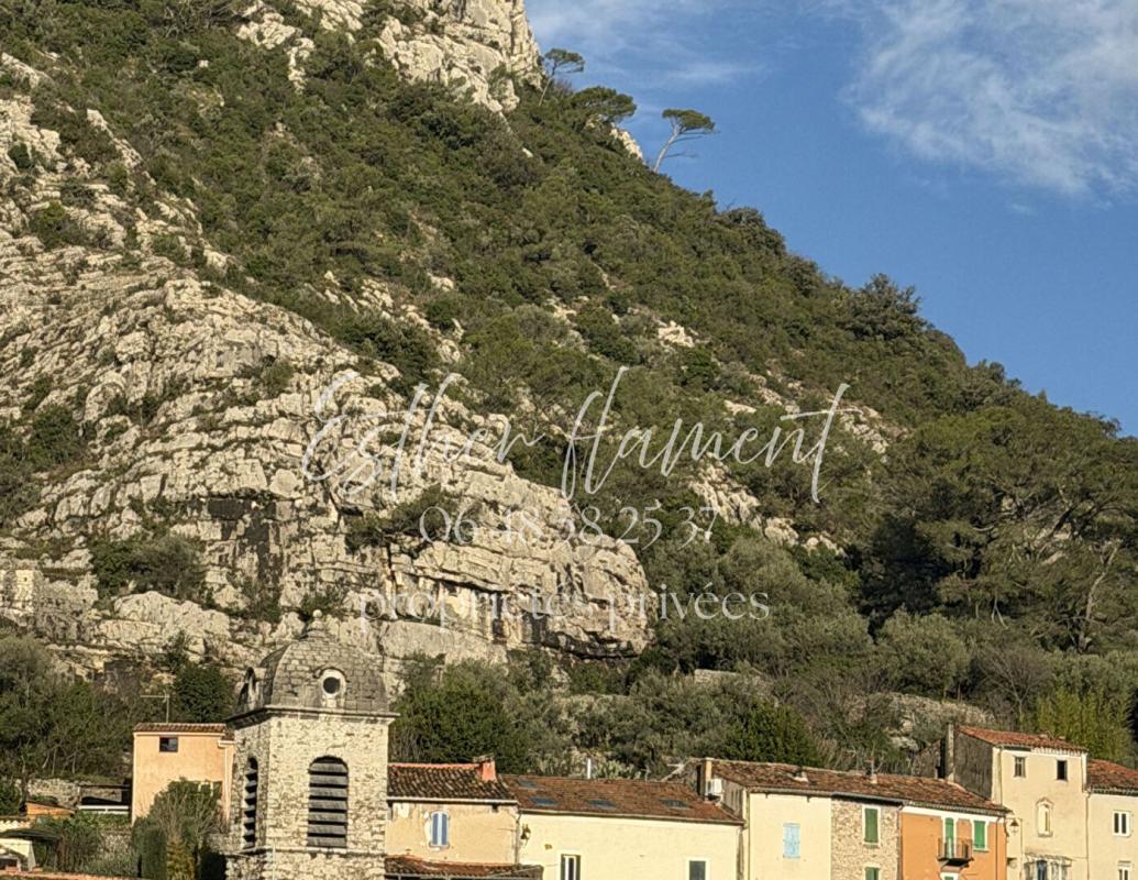 ANDUZE IMMEUBLE de charme AVEC RAPPORT LOCATIF 17