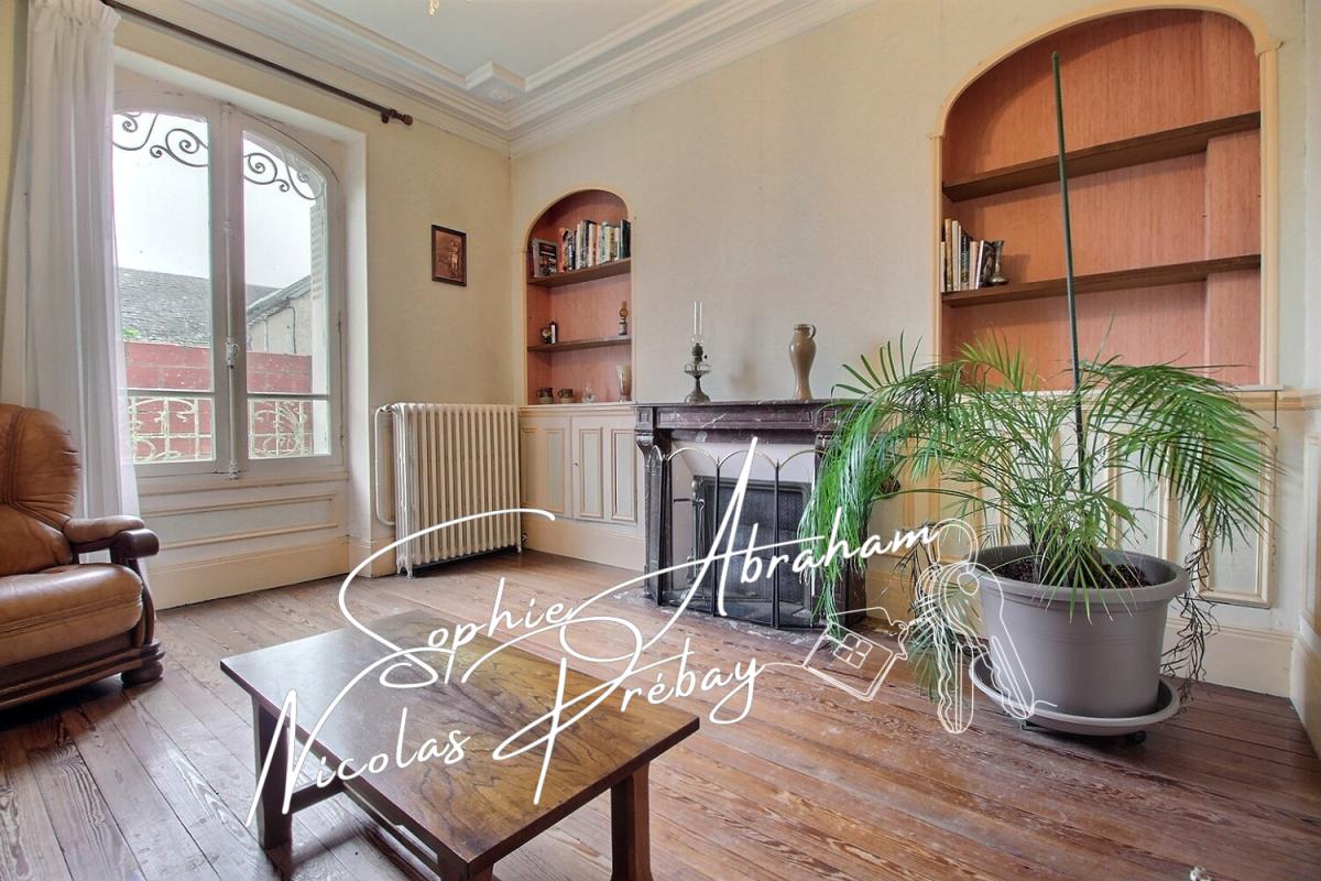 BAZOCHES-LES-GALLERANDES Maison de caractère, 5 chambres, grange et grand jardin clos 6