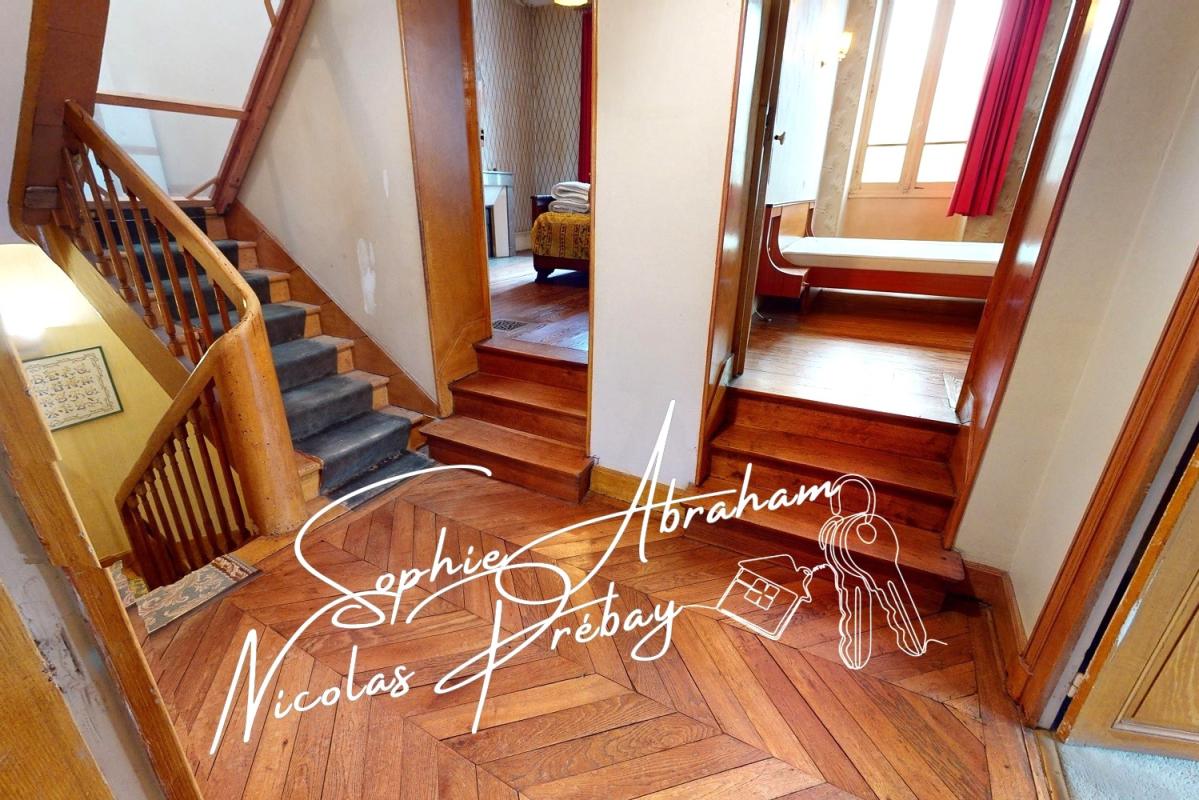 BAZOCHES-LES-GALLERANDES Maison de caractère, 5 chambres, grange et grand jardin clos 8