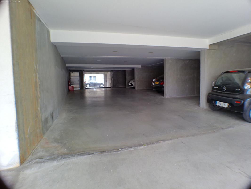 PéZENAS Pezenas appartement 2 pièces loué meublé avec balcon et parking 5