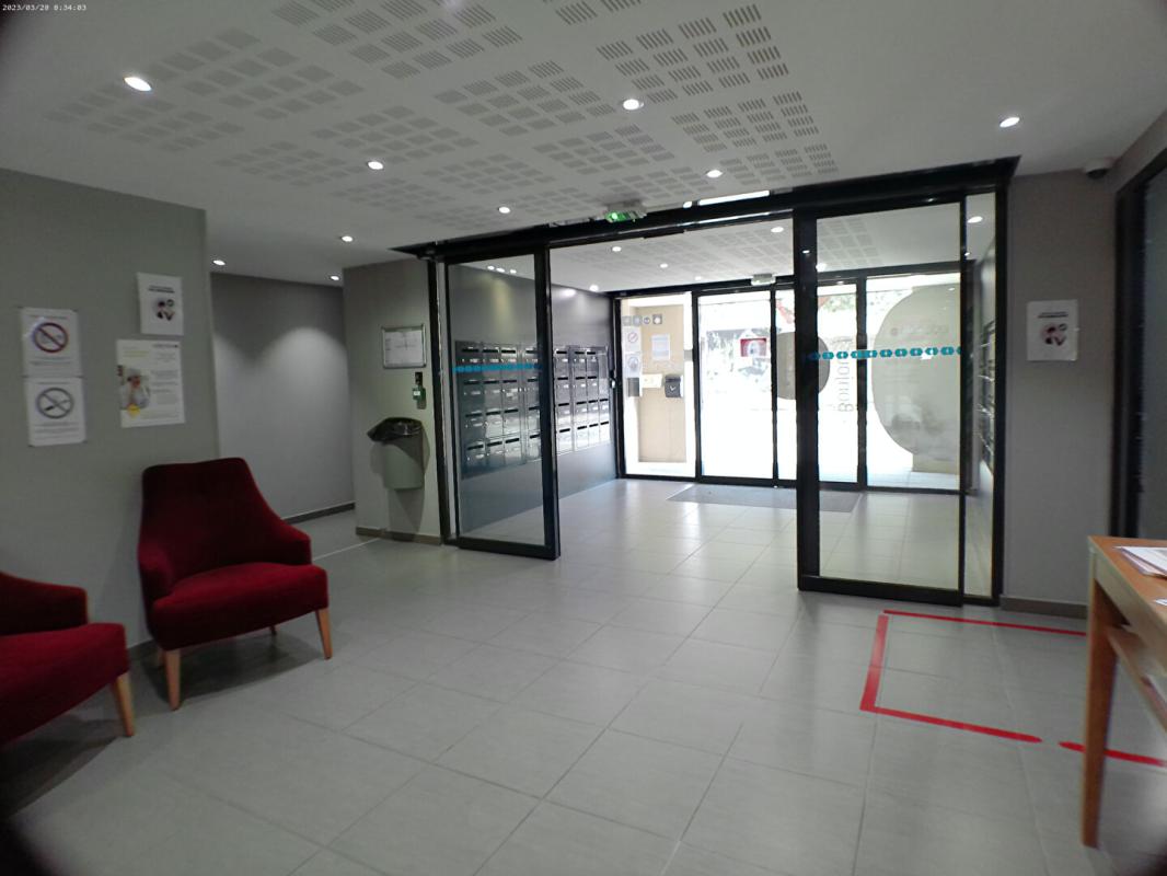 PéZENAS Pezenas appartement 2 pièces loué meublé avec balcon et parking 7