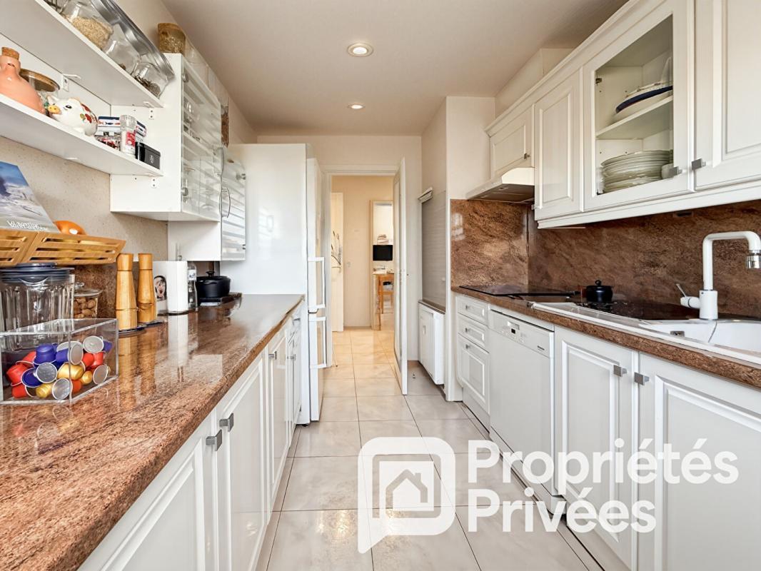 CAGNES-SUR-MER 2P Dernier étage  Vue mer & Hippodrome 6